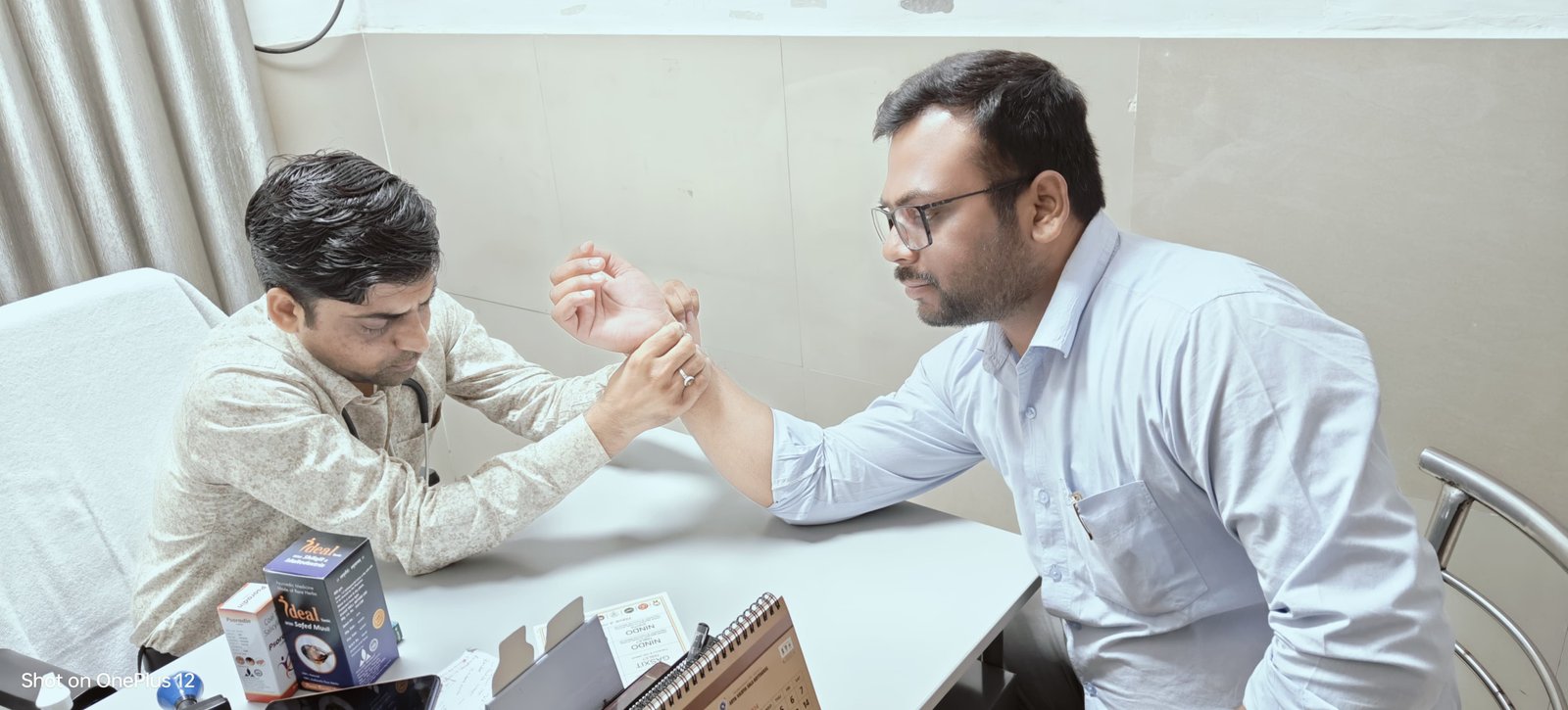 रायबरेली -एम्स आयुष (आयुर्वेद) विभाग पंचगव्य चिकित्सा के माध्यम से रोगियों को दे रहा है लाभ