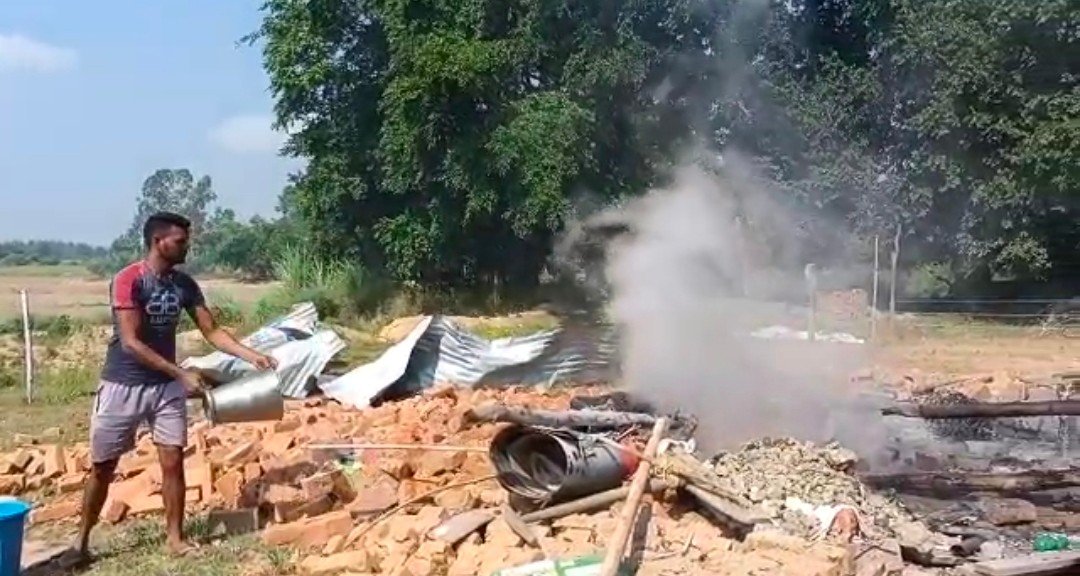 रायबरेली- पटाखे में हुआ विस्फोट, एक युवक गंभीर रूप से घायल