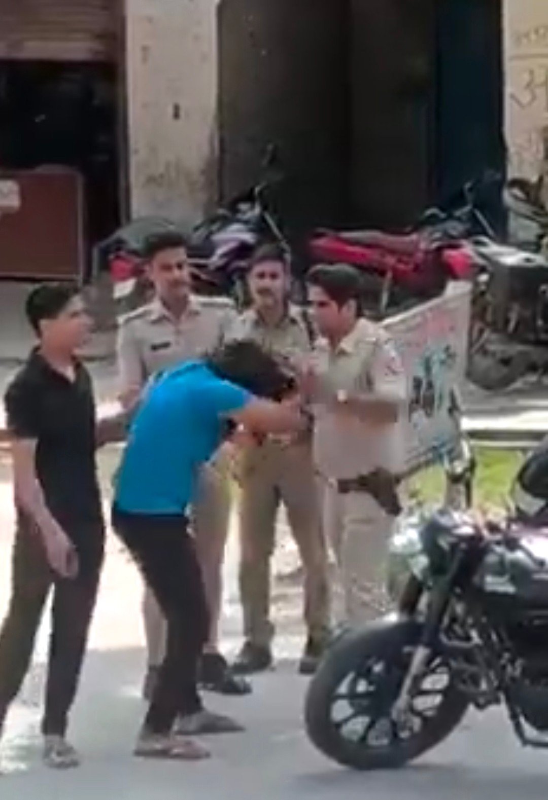 Raibareli-बेलगाम हुई रायबरेली पुलिस 