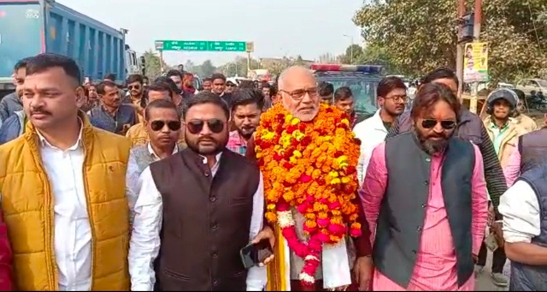 Raibareli-बीजेपी किसान नेता व करणी सेना के नेतृत्व में हुआ प्रदर्शन