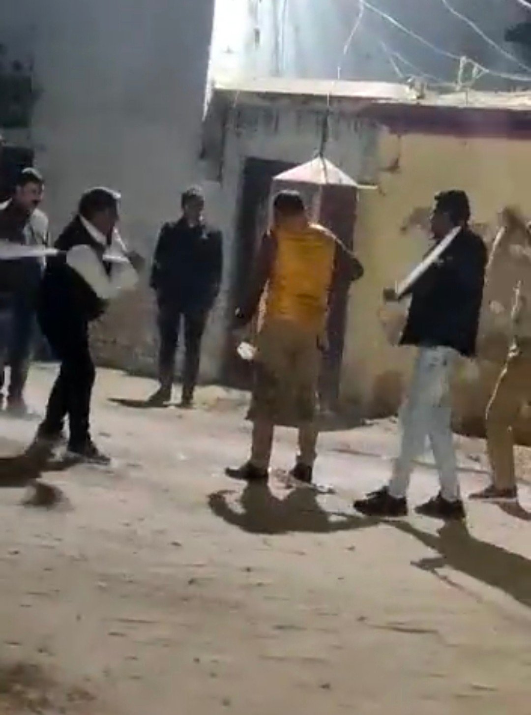 रायबरेली-खाकी बनी खाकी की दुश्मन ! जिला कारागार में सिपाही को दी गई तालिबानी सजा