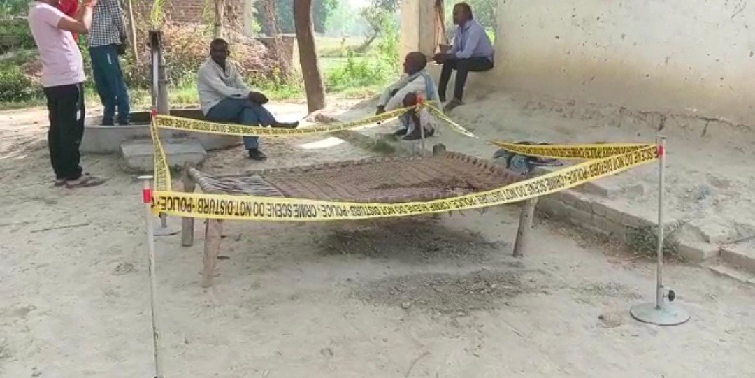 रायबरेली-युवक  की कुल्हाड़ी से काट कर की गई निर्मम हत्या