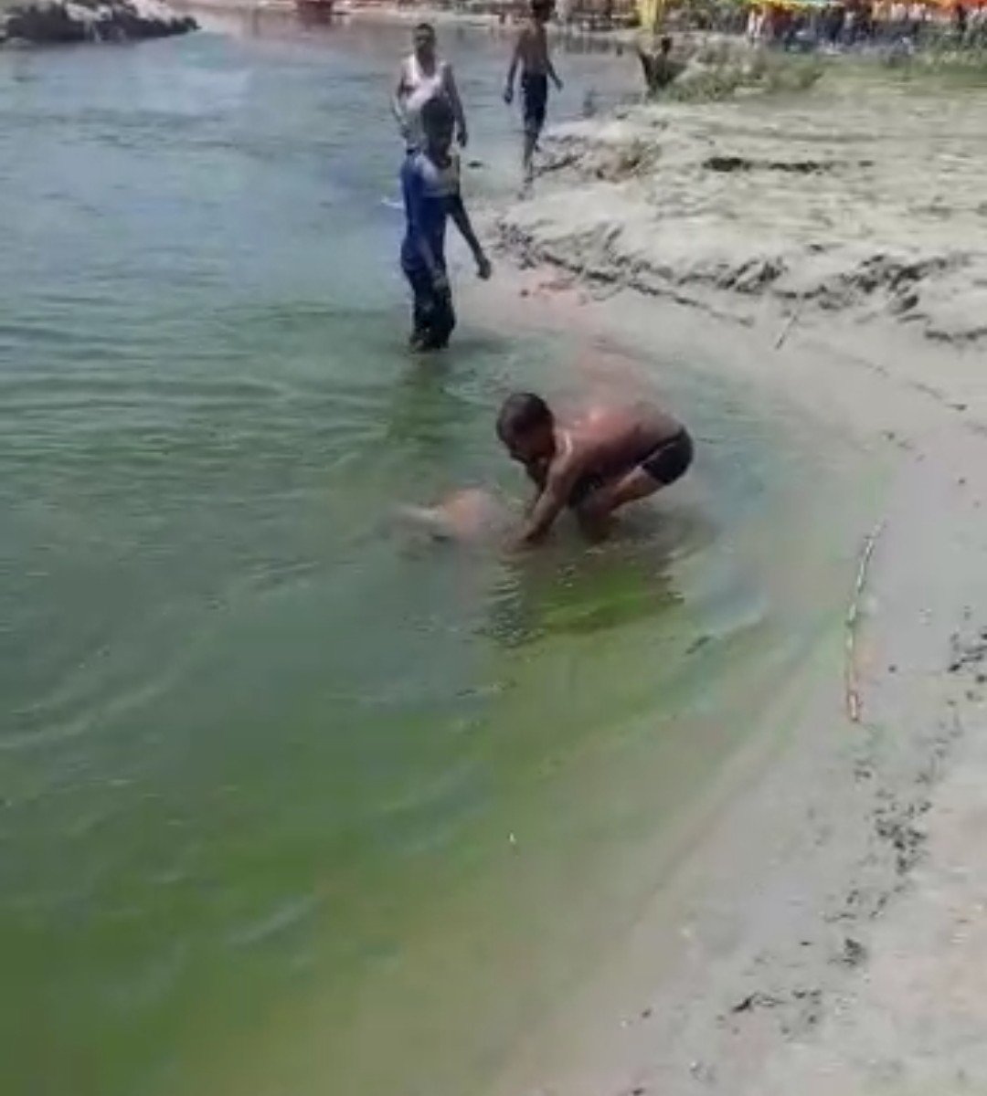 Breaking News-गंगा नदी में डूबा युवक