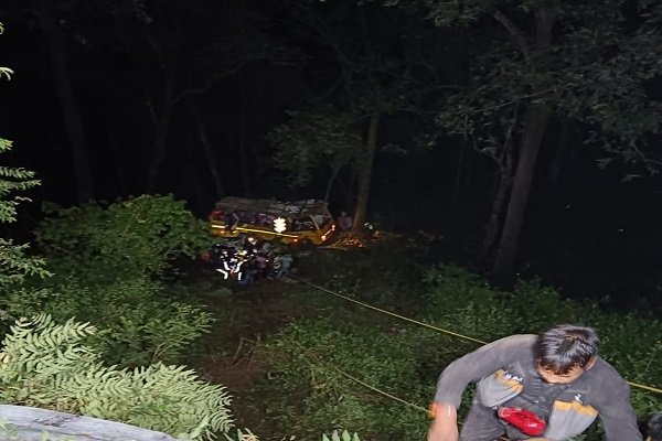 नैनीताल में बड़ा हादसा, 32 लोगों से भरी बस हुई खाई में दुर्घटनाग्रस्त, SDRF का रेस्क्यू ऑपरेशन जारी…