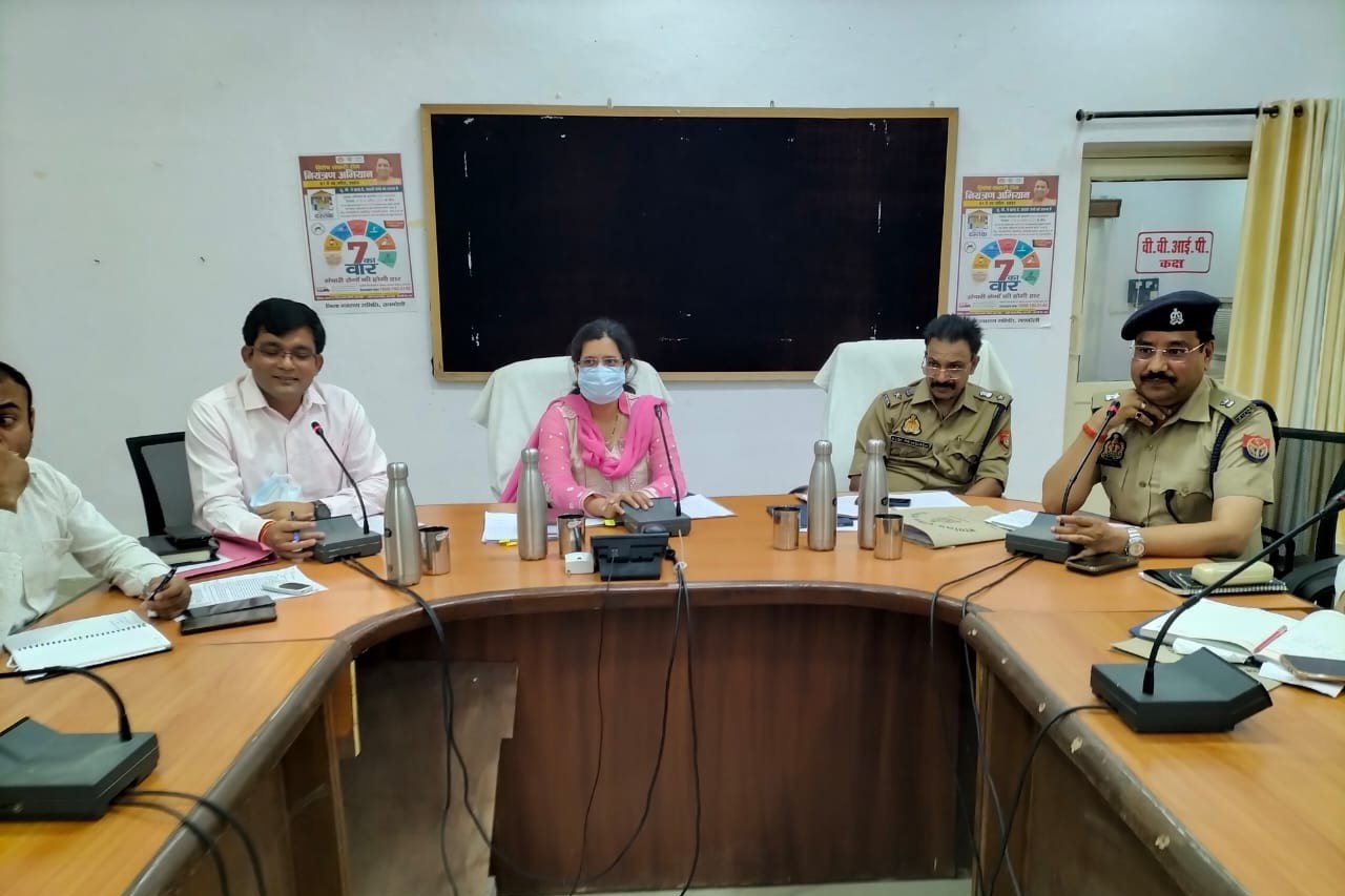 Raibareli-ईद के पर्व को आपसी सौहार्द के साथ मनायें: माला श्रीवास्तव