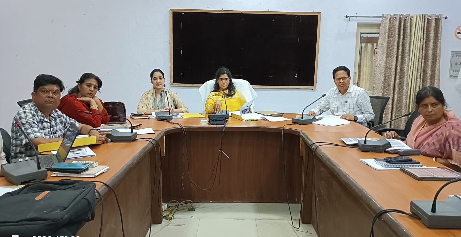 Raibareli-डीएम की अध्यक्षता में जिला स्वास्थ्य समिति की बैठक हुई सम्पन्न