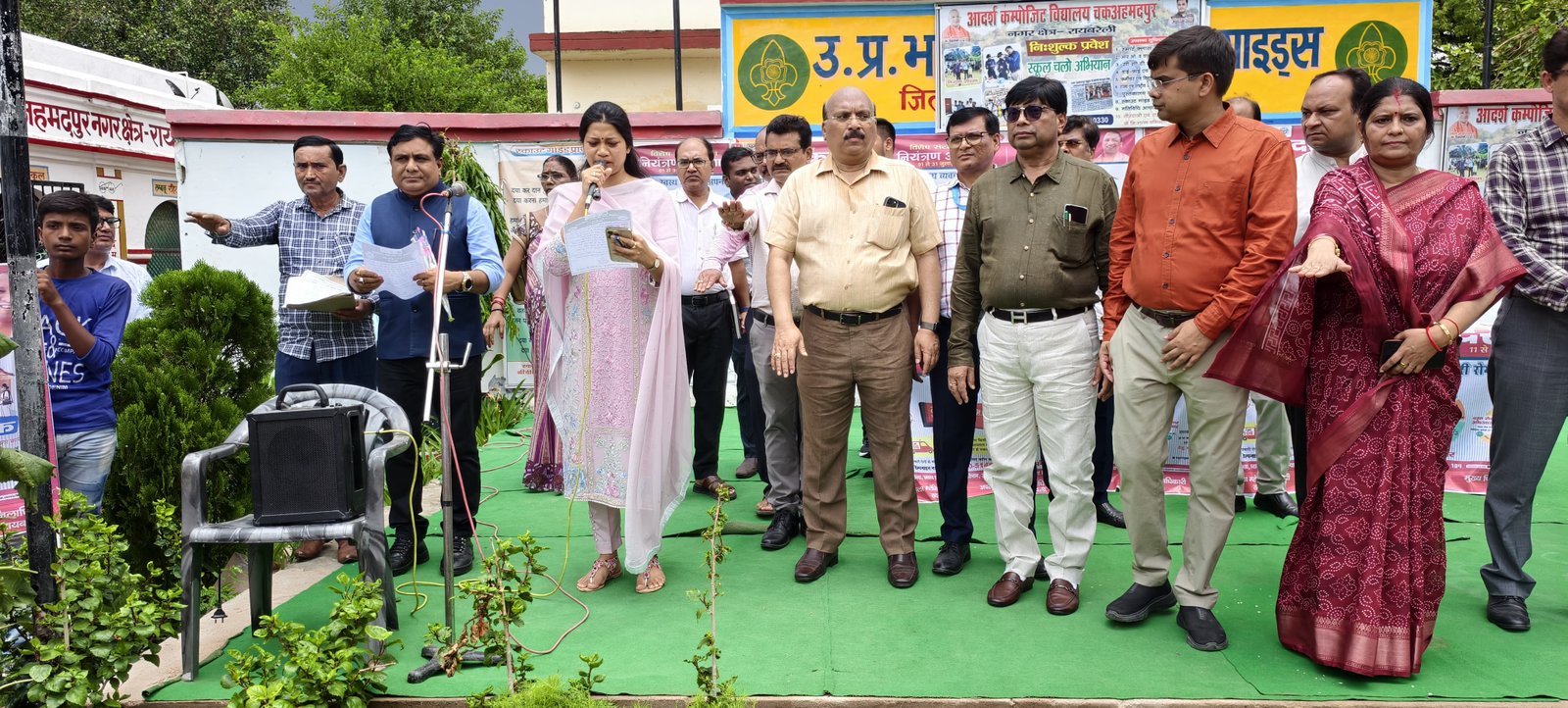 रायबरेली-स्कूलों के नए सत्र की शुरुआत, जिलाधिकारी ने बच्चों का स्वागत करते हुए दी बधाई