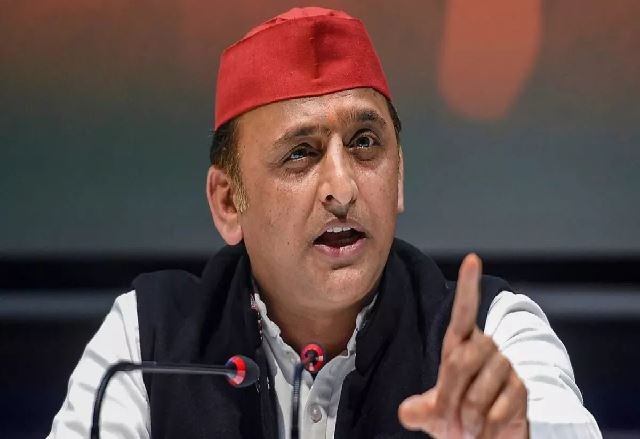 नए DGP पर अखिलेश का तंज,- क़ानून-व्यवस्था को लेकर सरकार का रवैया काम-चलाऊ, कार्यवाहक अधिकारी से ही काम चलाएगी सरकार