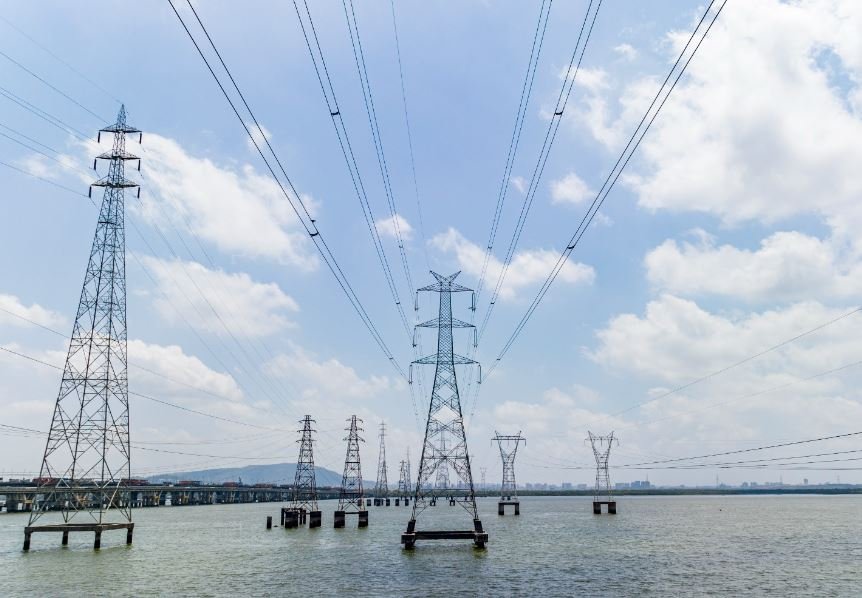 अदानी एनर्जी कमीशन ने 400 केवी खारगर-विक्रोली ट्रांसमिशन लाइन शुरू की, बढ़ती बिजली की मांग होगी पूरी