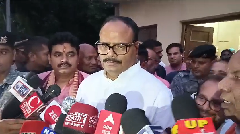 डॉ.घनश्याम तिवारी की हत्या पर बोले बृजेश पाठक – ”किसी भी कीमत पर हत्यारे को बख्शा नहीं जाएगा, मिलेगी कड़ी सजा”