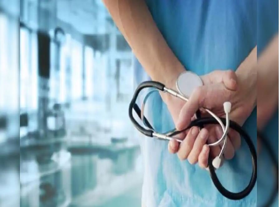 मरीजों की जिंदगी के साथ नहीं होगा खिलवाड़, स्वास्थ्य विभाग व प्रशासन की संयुक्त टीम झोलाछाप डॉक्टरों के खिलाफ चला रही अभियान