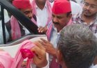 रायबरेली सपा प्रदेश अध्यक्ष का कस्बे के मुख्य चौराहे पर कार्यकर्ताओं ने किया स्वागत