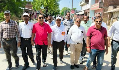 रायबरेली-स्कूल चलो अभियान के तहत निकाली गई जागरूकता रैली । बच्चों का शत-प्रतिशत हो नामांकन - बीईओ