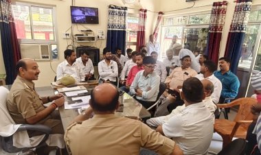 रायबरेली-मामूली विवाद में दबंगों का तांडव, पत्नी के सामने पति को बीच सड़क पर घसीटकर पीटा