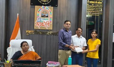 रायबरेली-छात्रा को टैबलेट किया गया वितरित