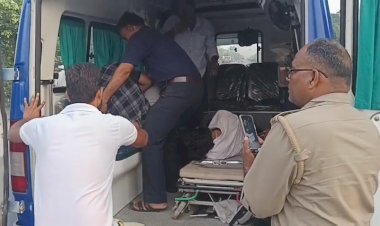 रायबरेली-तेज रफ्तार अनियंत्रित ट्रैक्टर की चपेट में आए बाइक सवार तीन युवक, दो गंभीर