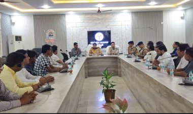 रायबरेली-डीएम व एसपी ने सर्राफा व्यापारियो के साथ की बैठक