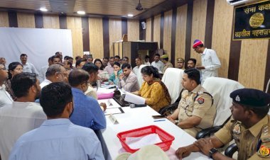 रायबरेली-डीएम-एसपी ने तहसील महराजगंज में सम्पूर्ण समाधान दिवस में फरियादियों की सुनी समस्याएं