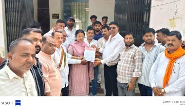 रायबरेली-ग्राम प्रधान संघ अध्यक्ष की अध्यक्षता में ग्राम प्रधानों ने राज्यपाल संबोधित ज्ञापन नायब तहसीलदार को सौपा