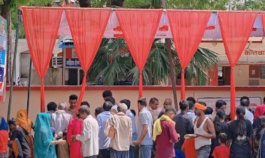 रायबरेली कोतवाली परिसर में विशाल भंडारे का हुआ आयोजन, हजारो भक्तो ने चखा प्रसाद