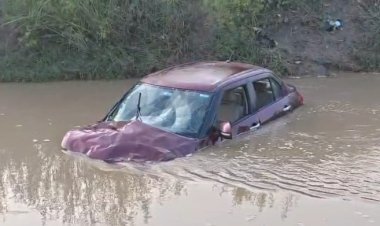 रायबरेली-अचानक कुत्ता सामने आने से कार अनियंत्रित होकर उछलकर नहर में पलटी, बाल बाल बचे सवार
