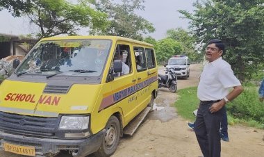 रायबरेली-एआरटीओ प्रवर्तन की कार्रवाई से स्कूल संचालकों में मचा हड़कंप, मानक पूरे न मिलने पर विबग्योर स्कूल बस पर कार्रवाई