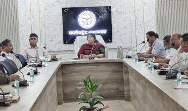 डीएम की अध्यक्षता में मतदेय स्थलों के सम्भाजन के संबंध में बैठक सम्पन्न