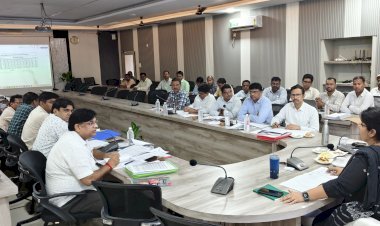 डीएम ने कृषि एवं संबद्ध योजनाओं के प्रभावी क्रियान्वयन की करी समीक्षा