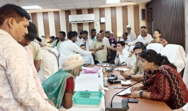 रायबरेली-डीएम-एसपी ने तहसील ऊँचाहार में सम्पूर्ण समाधान दिवस में फरियादियों की सुनी समस्याएं