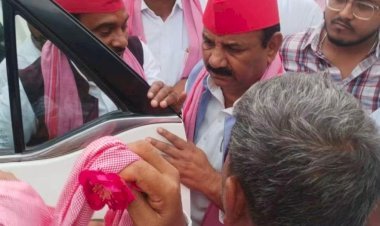 रायबरेली सपा प्रदेश अध्यक्ष का कस्बे के मुख्य चौराहे पर कार्यकर्ताओं ने किया स्वागत