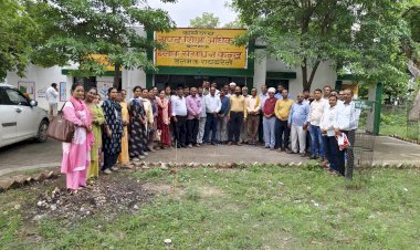 रायबरेली: नवागत खंड शिक्षा अधिकारी डॉ. सत्य प्रकाश यादव का शिक्षकों ने किया भव्य स्वागत
