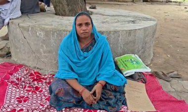 रायबरेली-बेटे की प्रताड़ना से तंग आकर एसडीएम कार्यालय के सामने महिला का आमरण अनशन