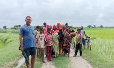 डेढ़ सौ मीटर कच्ची सड़क बनी ग्रामीणों की परेशानी, बरसात में गांव का संपर्क होता है बाधित