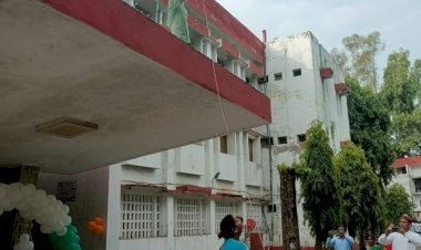रायबरेली-मुख्य विकास अधिकारी अंजुलता ने किया ध्वजारोहण