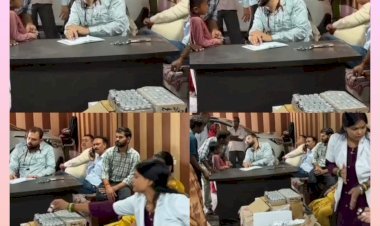 बाढ़ ग्रसित गांव में लगा स्वास्थ्य कैंप, जांच कर आवश्यक दवाएं की गई वितरित