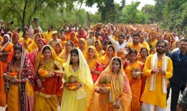 रायबरेली में निकली भव्य कलश यात्रा, हजारों श्रद्धालुओं ने लिया हिस्सा, हेलीकॉप्टर से हुई पुष्पवर्षा