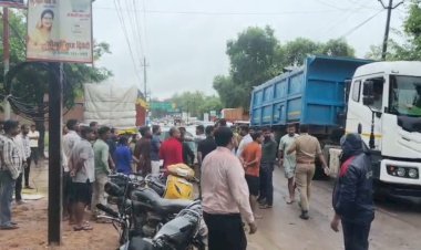 रायबरेली-तेज रफ्तार दो कारों में आमने-सामने जोरदार टक्कर, हादसे के बाद सड़क पर पुलिस की मौजूदगी में जमकर बवाल