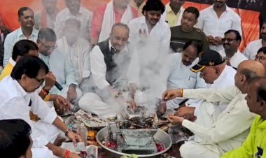 रायबरेली में राहुल गांधी के खिलाफ भाजपा का प्रदर्शन, मंत्री दिनेश प्रताप सिंह ने किया सद् बुद्धि हवन