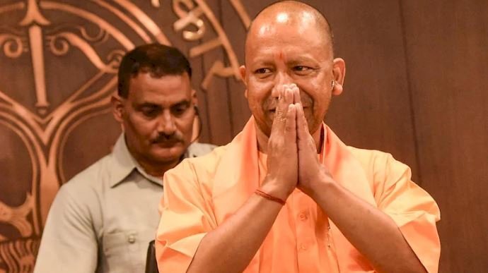 योगी सरकार 2.O के 100 दिन पूरे, जानें, किसानों से लेकर नौजवानों के लिए योगी सरकार के 100 दिनों का रिपोर्ट कार्ड