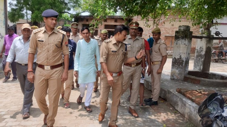 Raibareli-SP ने आगामी त्यौहारों को लेकर क्षेत्र में किया भ्रमण