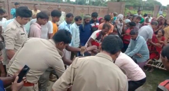 Raibareli-आकाशीय बिजली गिरने से मवेशी चरा रहे अधेड़ की मौत*