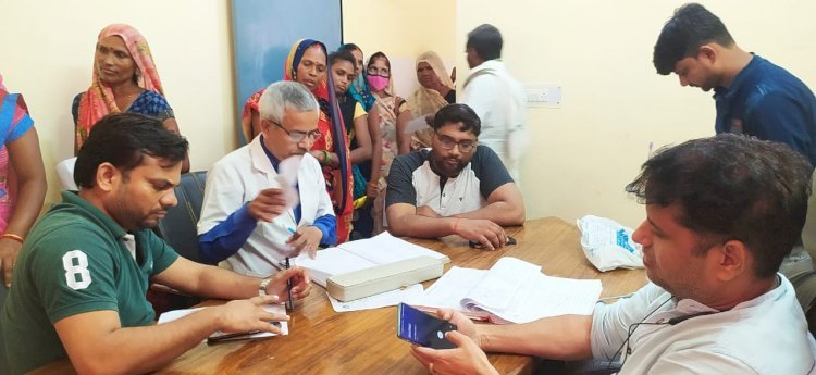 Raibareli-प्रधानमंत्री के जन्म दिवस पर सी एच सी सलोन में स्वास्थ्य मेले का आयोजन सम्पन्न हुआ।