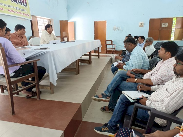 Raibareli-ब्लॉक दिवस पर फरियादियों की कम उपस्थिति पर पसरा रहा सन्नाटा।