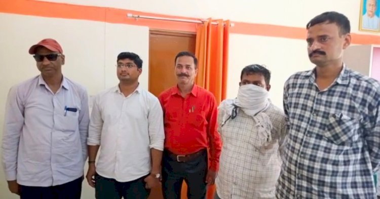 Breaking News-आखिर कौन है जिसे एंटी करप्शन टीम ने रंगेहाथ पकड़ा