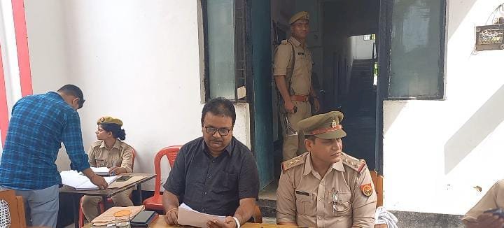 रायबरेली-एसडीएम आशीष कुमार मिश्र की अध्यक्षता में कोतवाली में थाना समाधान दिवस संपन्न,,,