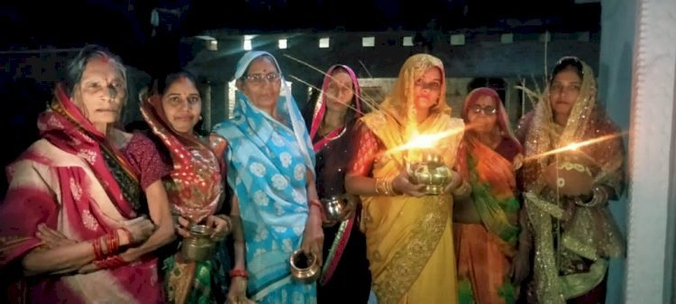 Raibareli-चांद का दीदार कर सुहागिनों ने तोड़ा करवा चौथ का व्रत*