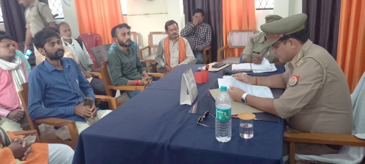 रायबरेली-दिवाली के त्यौहार को लेकर कोतवाल ने पटाखा विक्रेताओ के साथ की बैठक,,,,