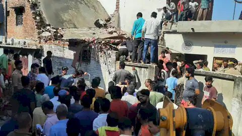 गोंडा में दिवाली पर धमाके से दहला नवाबगंज, दो मंजिला मकान जमींदोज, महिला की मौत
