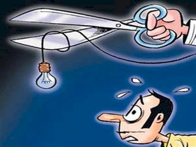 Raibareli-खोखले साबित हुए सरकार की ओर से प्रकाशपर्व पर लगातार विद्युत आपूर्ति के दावे*