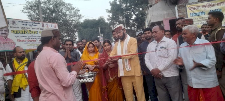 रायबरेली- क्षेत्रीय विधायक एवं पूर्व कैबिनेट मंत्री डॉ मनोज कुमार पांडेय ने गंगा आरती के साथ मेले का शुभारंभ